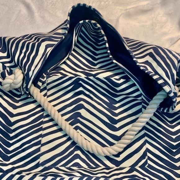 NWT Hat Attack Huge Tote Bag Buji Baja line Navy Blue White Striped Pattern New - Picture 8 of 16